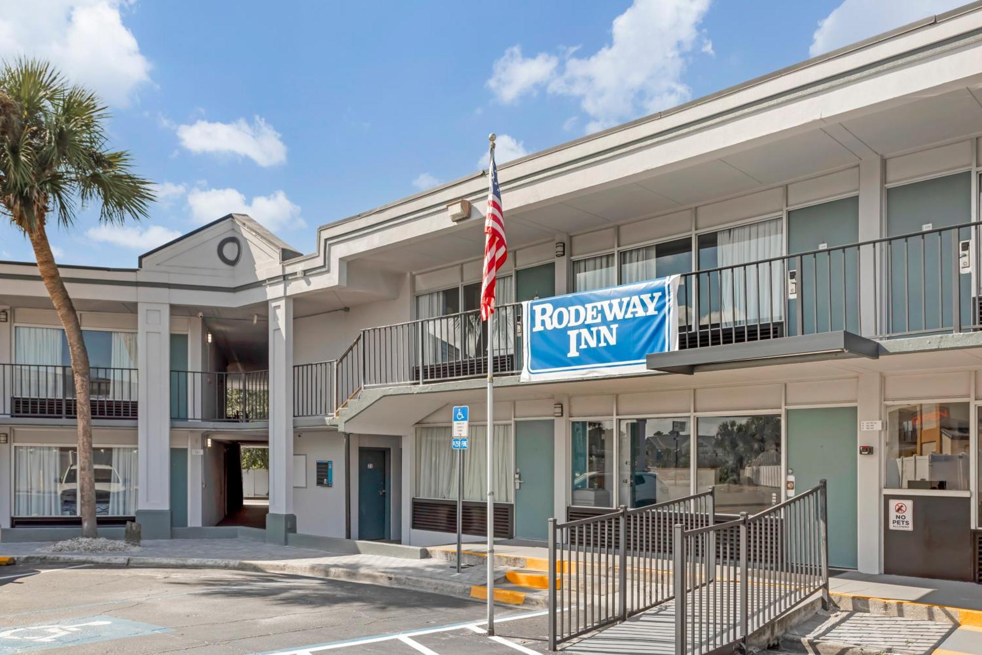 Rodeway Inn Orange Park Bagian luar foto