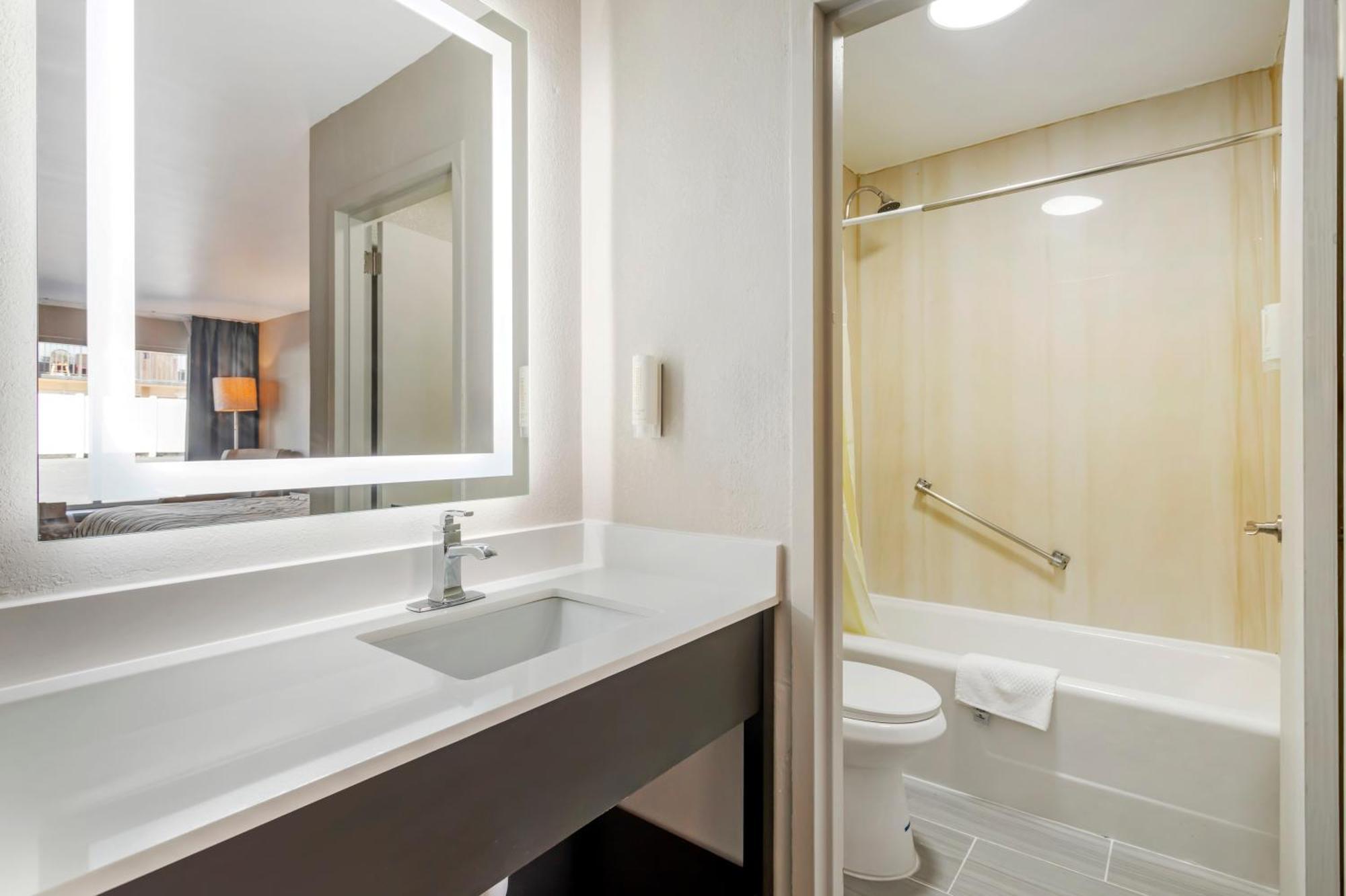 Rodeway Inn Orange Park Bagian luar foto