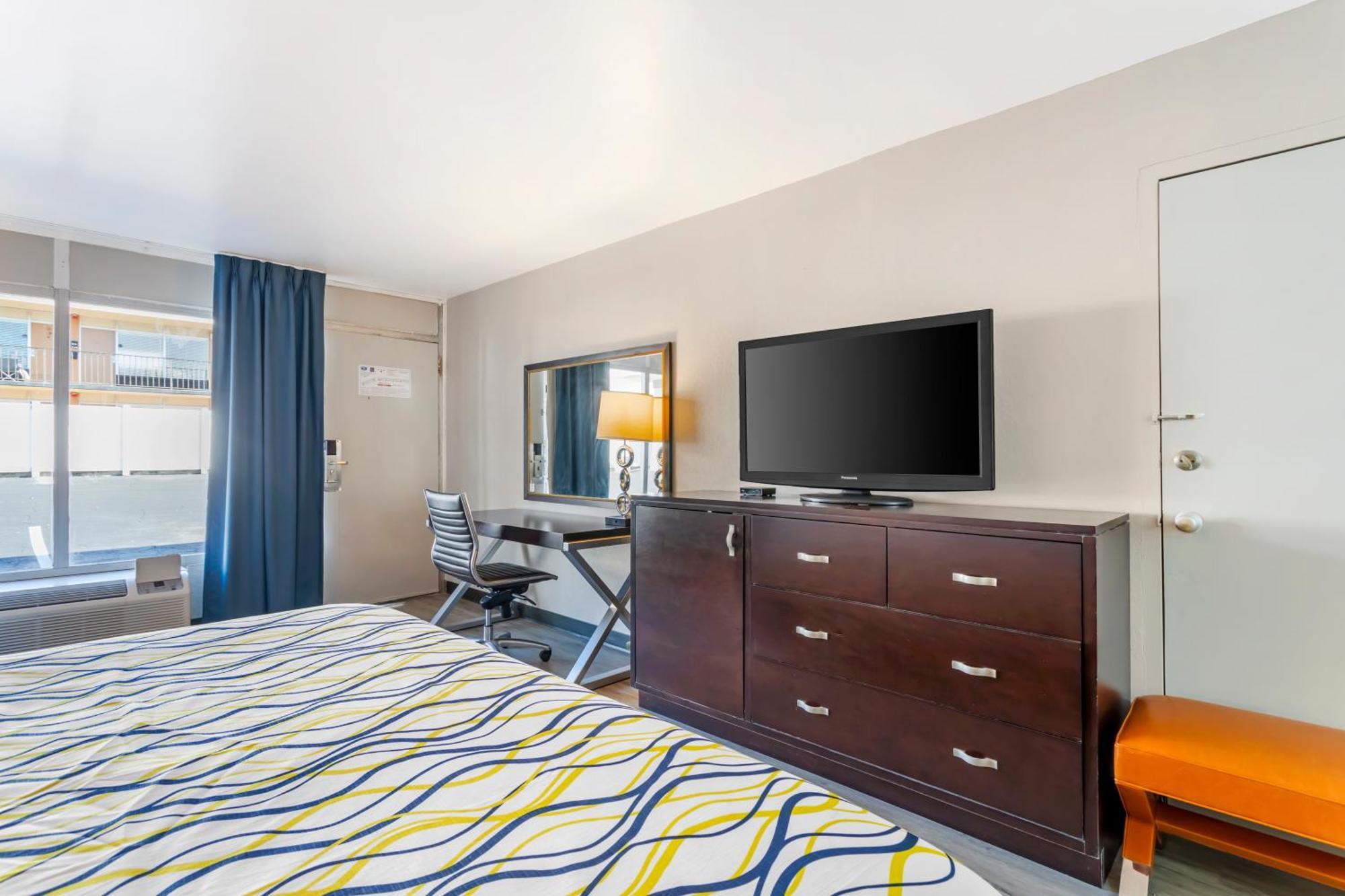 Rodeway Inn Orange Park Bagian luar foto