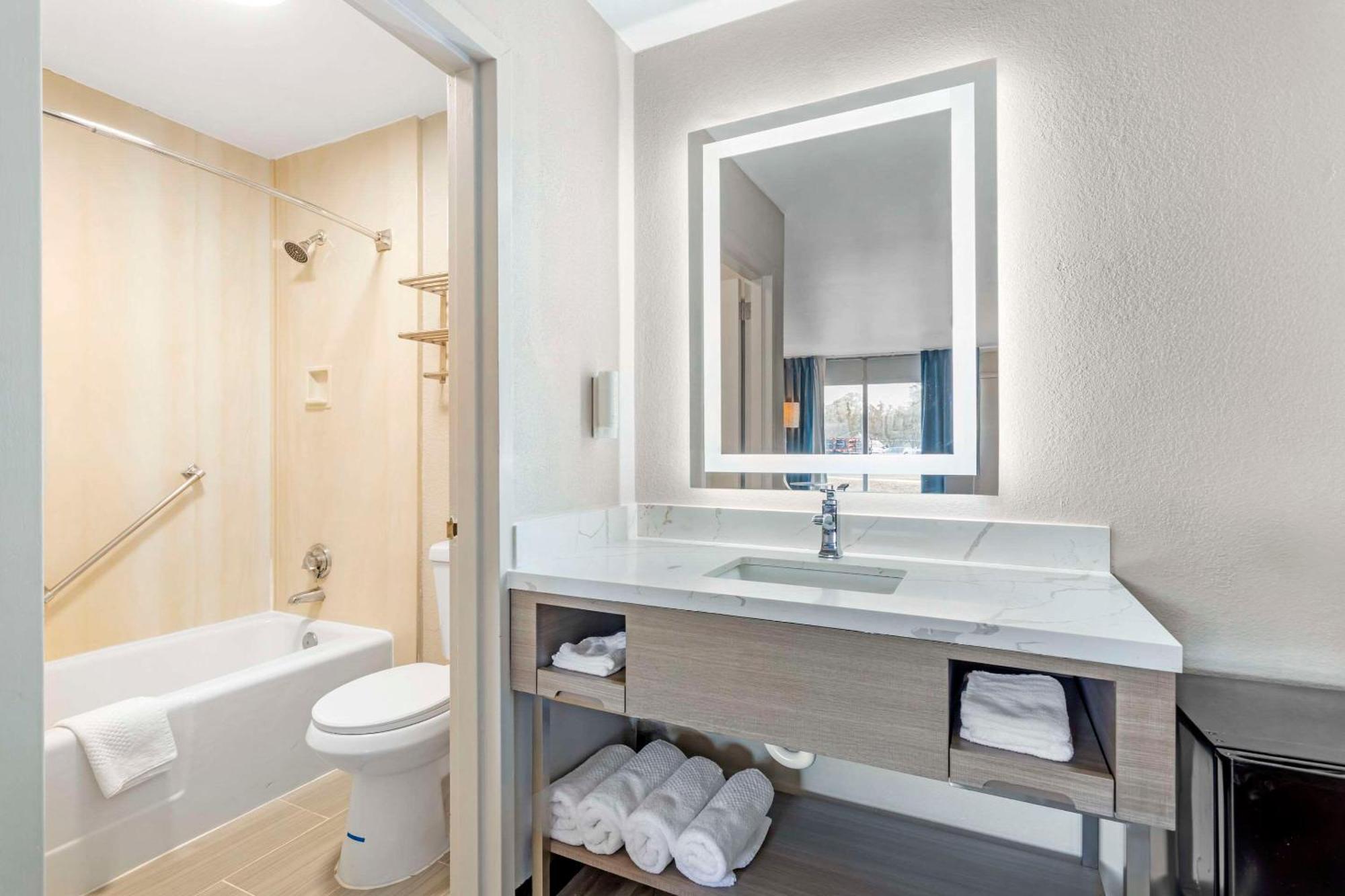 Rodeway Inn Orange Park Bagian luar foto