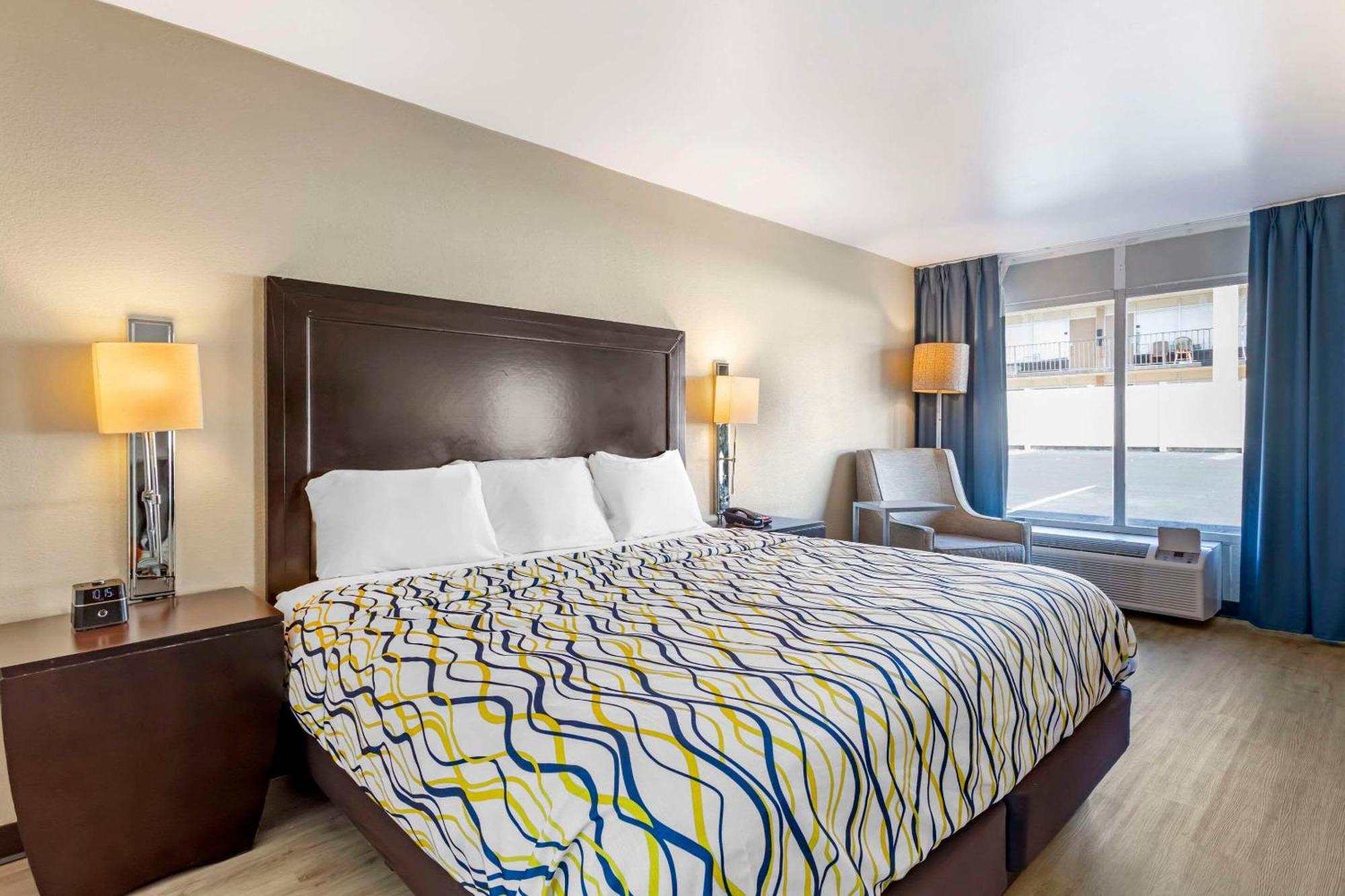 Rodeway Inn Orange Park Bagian luar foto